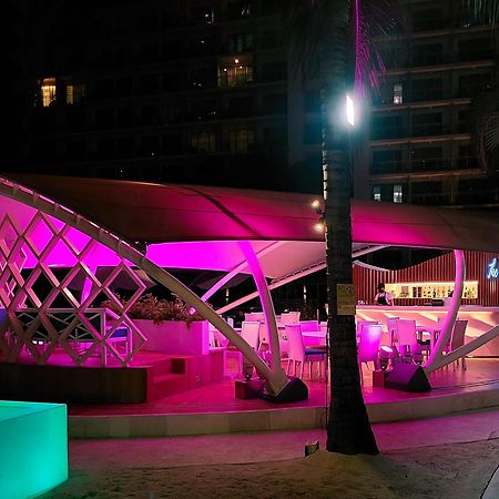 Azure Urban Resort Staycation Манила Екстериор снимка