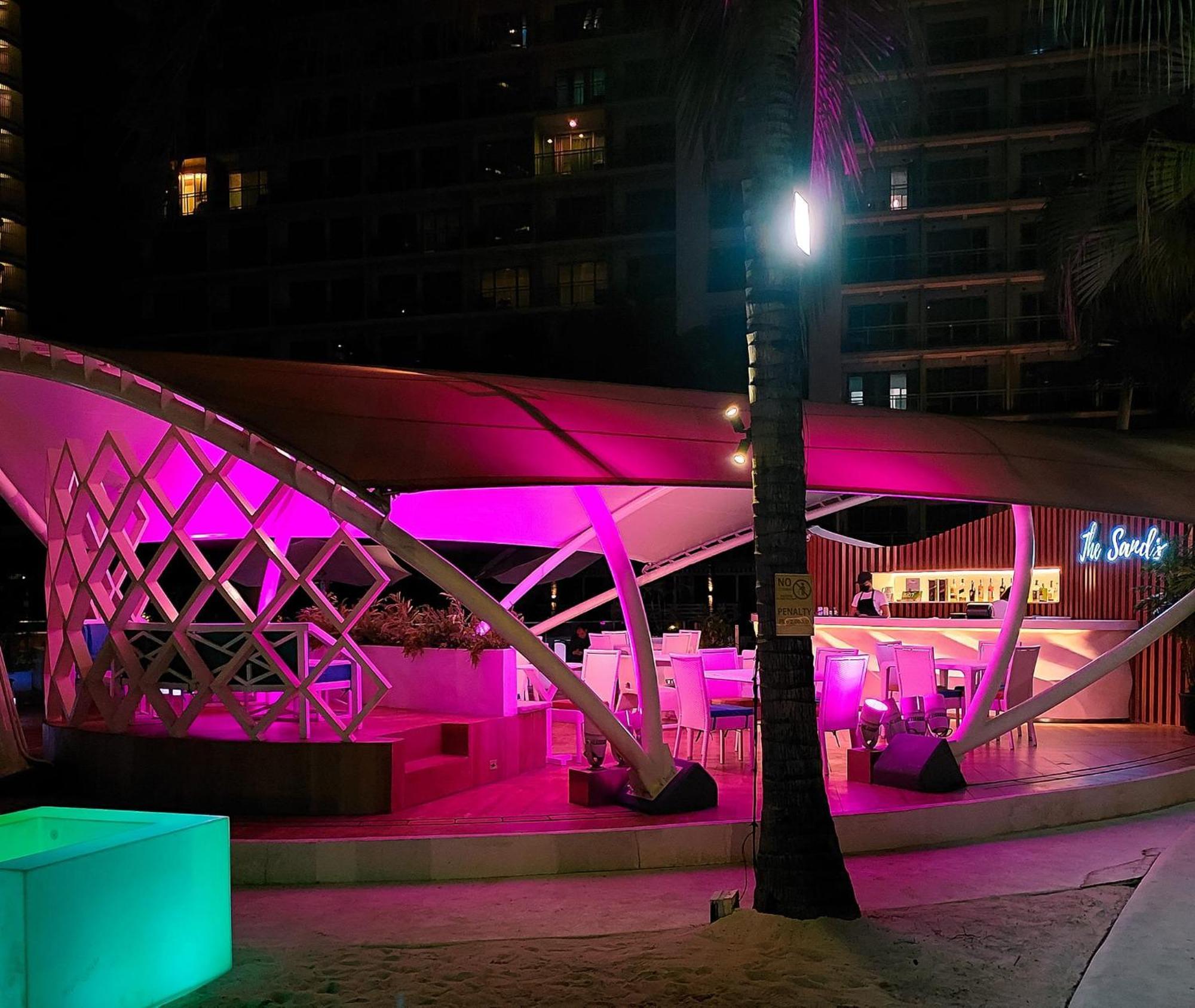 Azure Urban Resort Staycation Манила Екстериор снимка