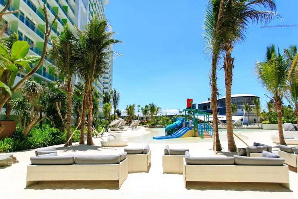 Azure Urban Resort Staycation Манила Екстериор снимка